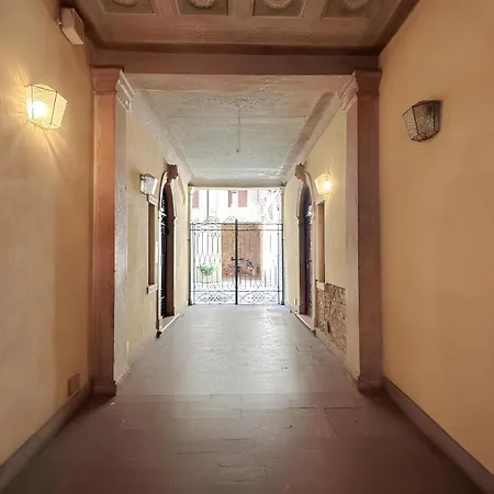 Elle Palace - Simply Elegant *