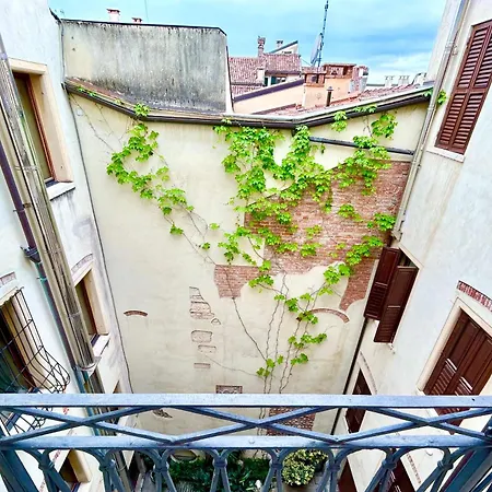 Elle Palace - Simply Elegant Guest house Verona