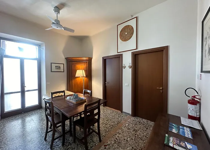 Πανσιόν Elle Palace - Simply Elegant Βερόνα